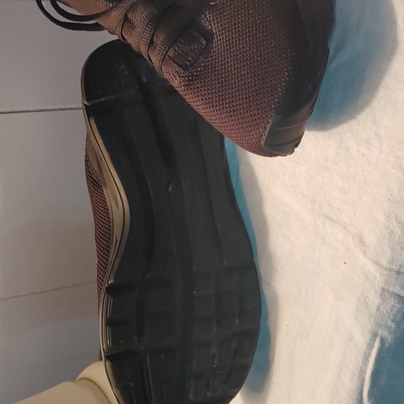 Puma Enzo Black/Metallic Gold Women's 6.5 - Picture 4 of 7